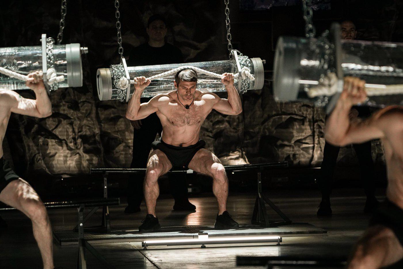 За 14 выпусков шоу "Титаны. Битва сезонов" победителю пришлось проити десятки сложнейших испытаний.