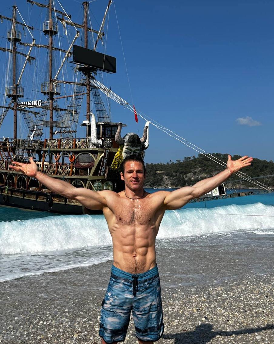 Олег Виллард.