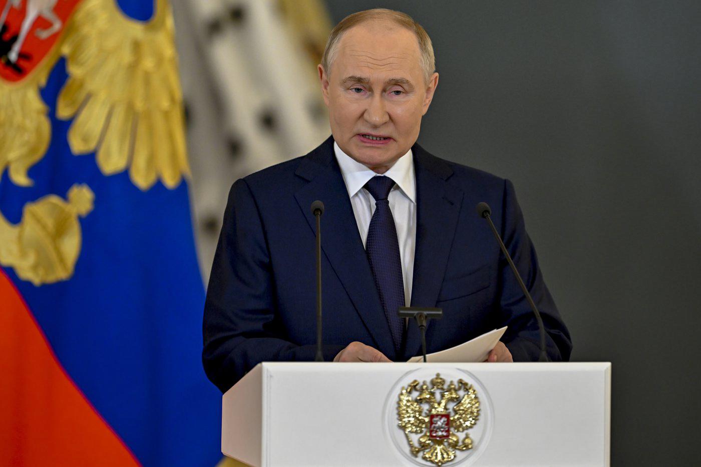 Путин заявил, что возникающие трудности временны, а Россия вечна