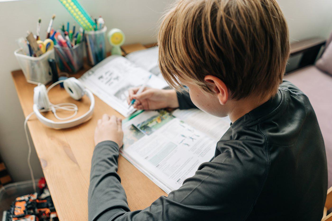 Домашнее задание теряет смысл из-за помощи нейросетей