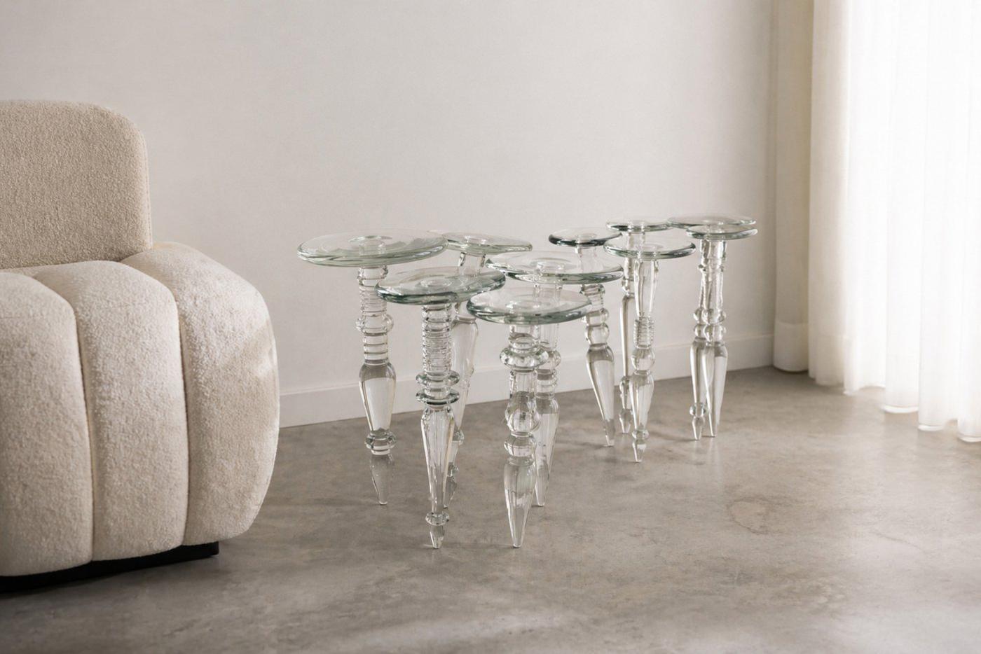 Стеклянные танцующие столики Joy и Mistral.