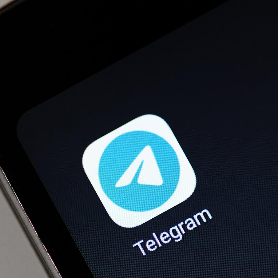Telegram заблокировал 27 апреля более 105 тыс. каналов и групп. Согласно последним данным, опубликованным на официальном сайте мессенджера, администрация Telegram 27 апреля произвела глобальную блокировку примерно 105,5 тысячи каналов и групп, нарушающих правила платформы