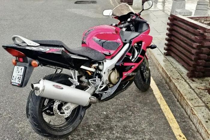 В МАДИ напомнили мотоциклистам о правилах остановки и стоянки