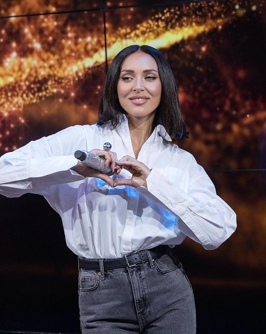 Алсу поделилась опытом работы с Игорем Крутым и представила новый трек "Мама не знает"