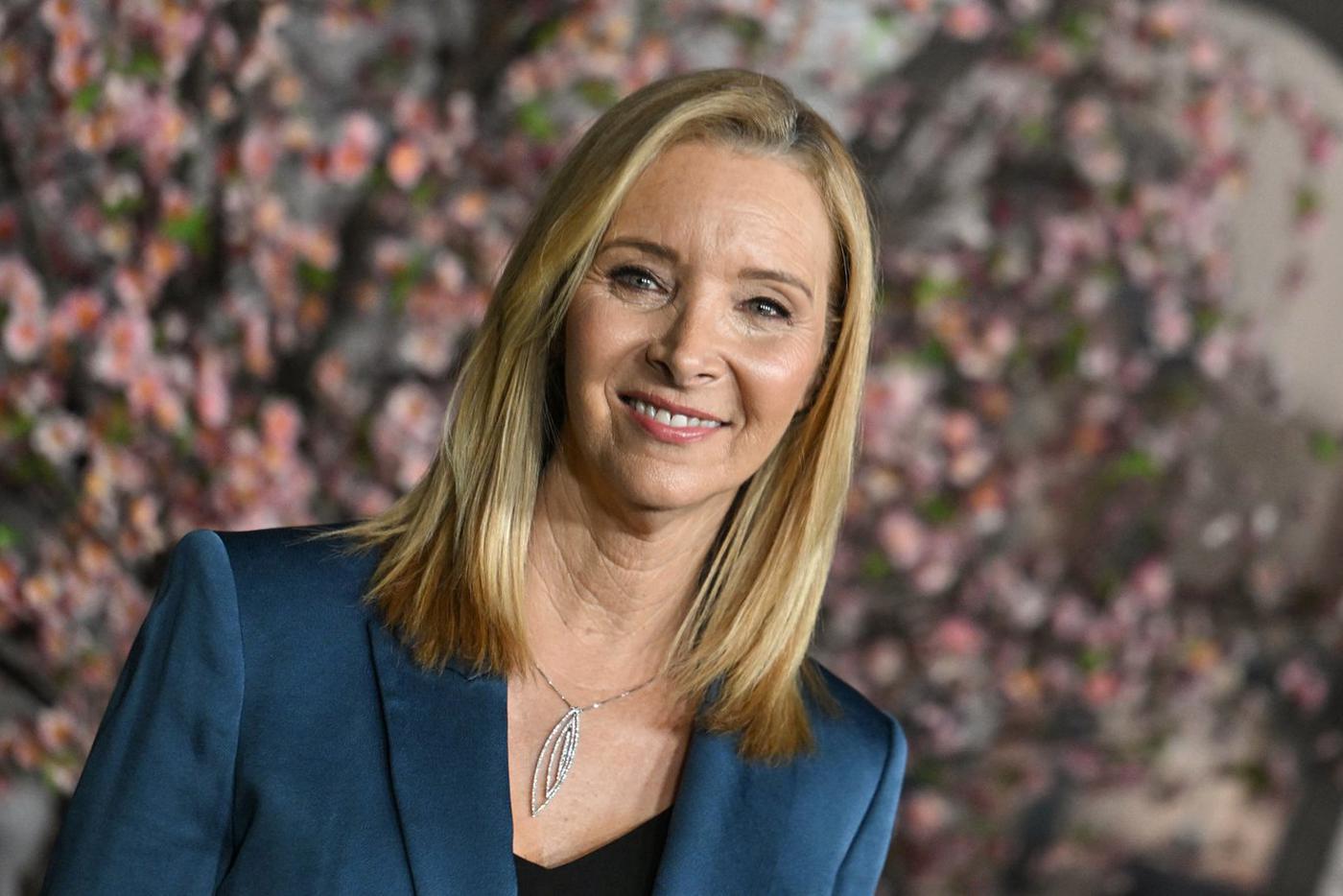 В Сети вышел третий сезон сериала "Возвращение" с Лизой Кудроу в главной роли