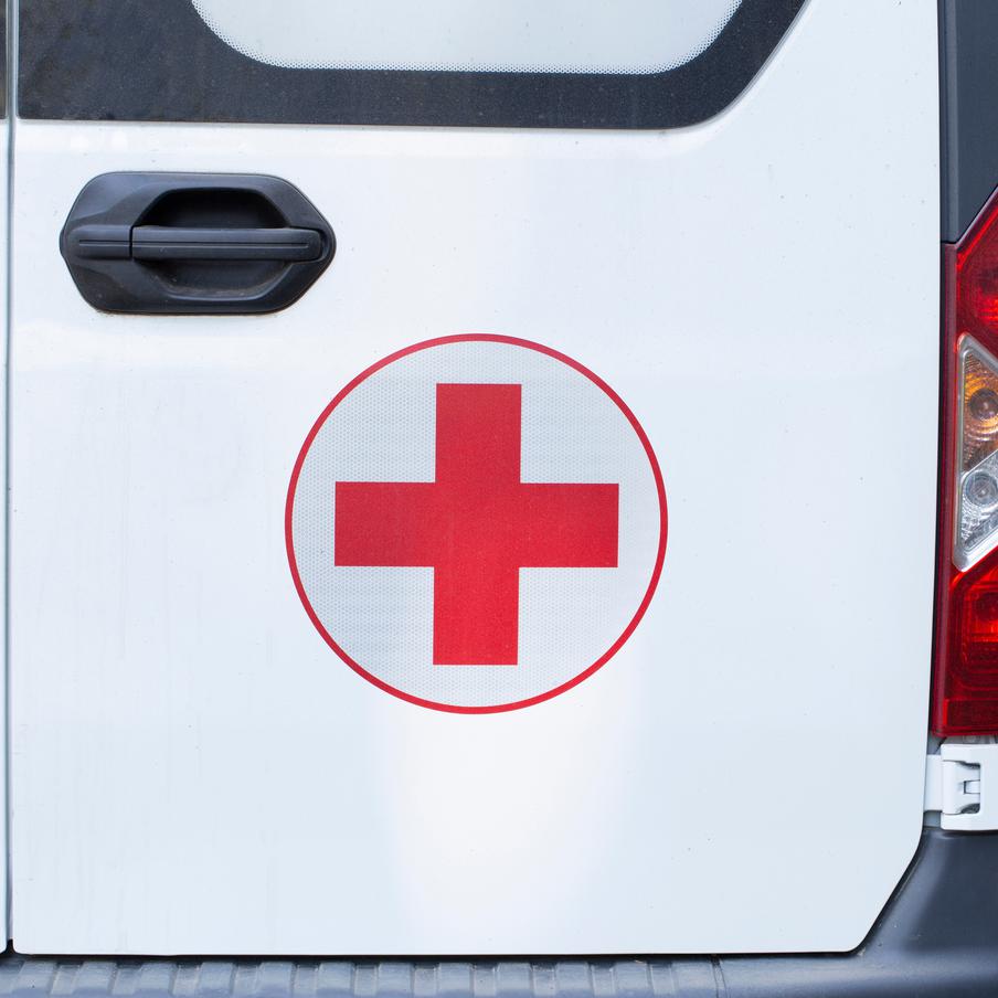 Военный врач назвал минно-взрывные ранения самой частой травмой в зоне СВО. Структура боевых повреждений кардинально изменилась по сравнению с прошлыми конфликтами. Теперь доминируют сочетанные и комбинированные ранения – взрывные травмы, ожоги, контузии и акубаротравмы. Пулевые ранения отошли на второй план