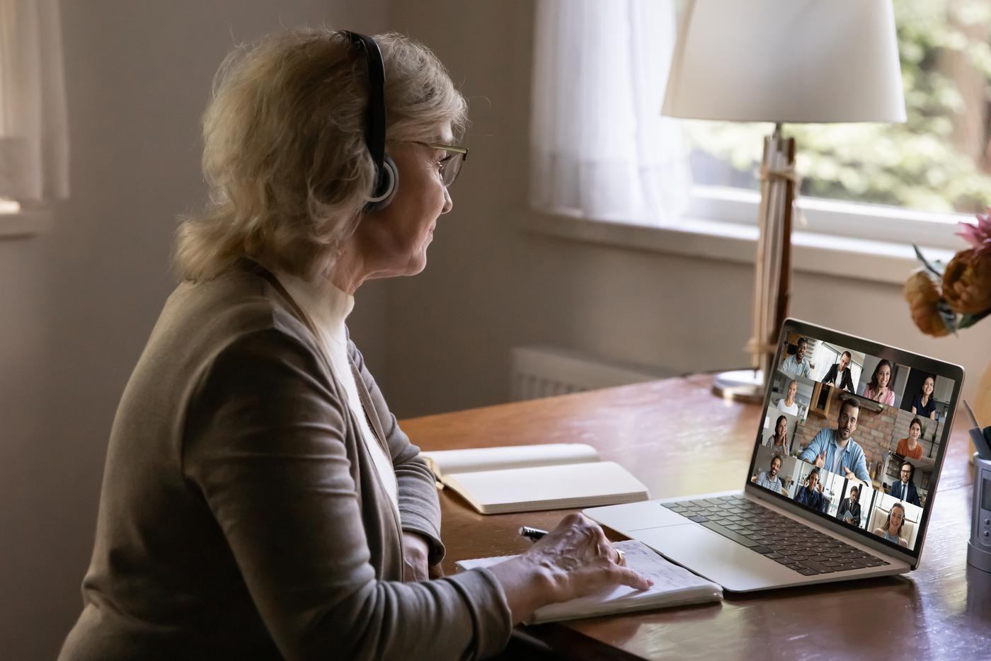 Как сделать звонки удобнее для пожилых родственников