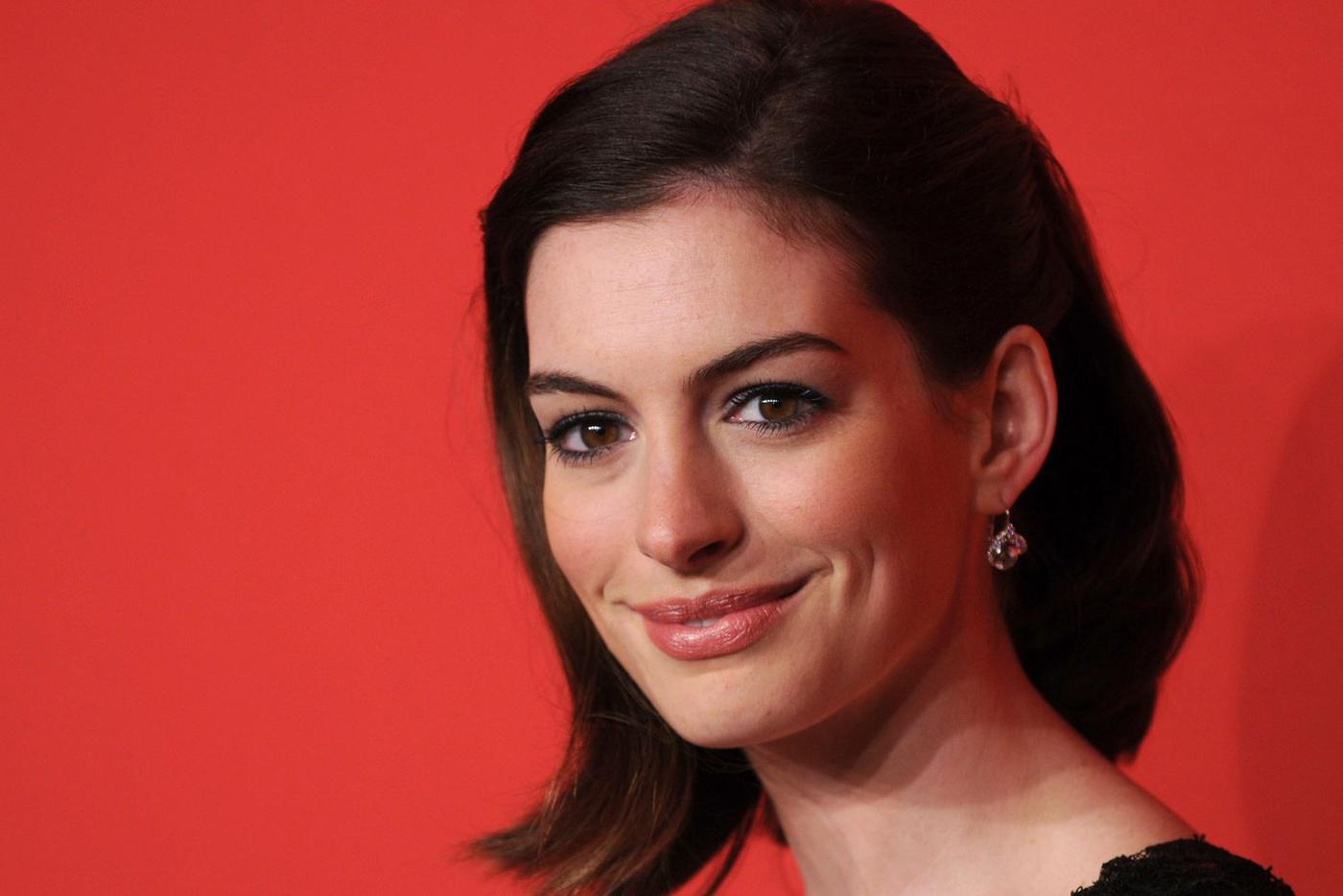 Энн Хэтэуэй не добивалась увольнения моделей с нулевым размером одежды