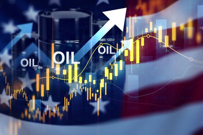 Цены на нефть обновили максимум за четыре года, но рубль на это не отреагировал