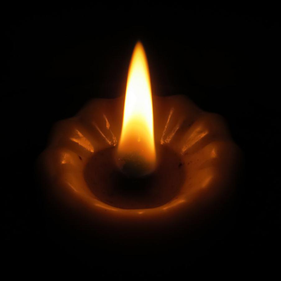 Писатель Николай Кротов скончался от сердечного приступа. Российский публицист, автор почти 100 книг, в том числе серии "Экономическая летопись России", умер 27 апреля на 72-м году жизни. По словам родственников, ему внезапно стало плохо в подземке, попытки реанимировать успеха не принесли. Прощание прошло 30 апреля, писателя кремировали