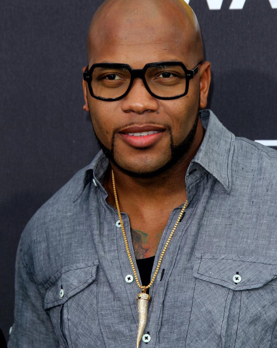 Москву впервые посетил с концертом американский рэпер Flo Rida. Американский рэп-исполнитель Flo Rida впервые посетил российскую столицу. У него запланировано несколько концертов в Москве, Новосибирске и Краснодаре