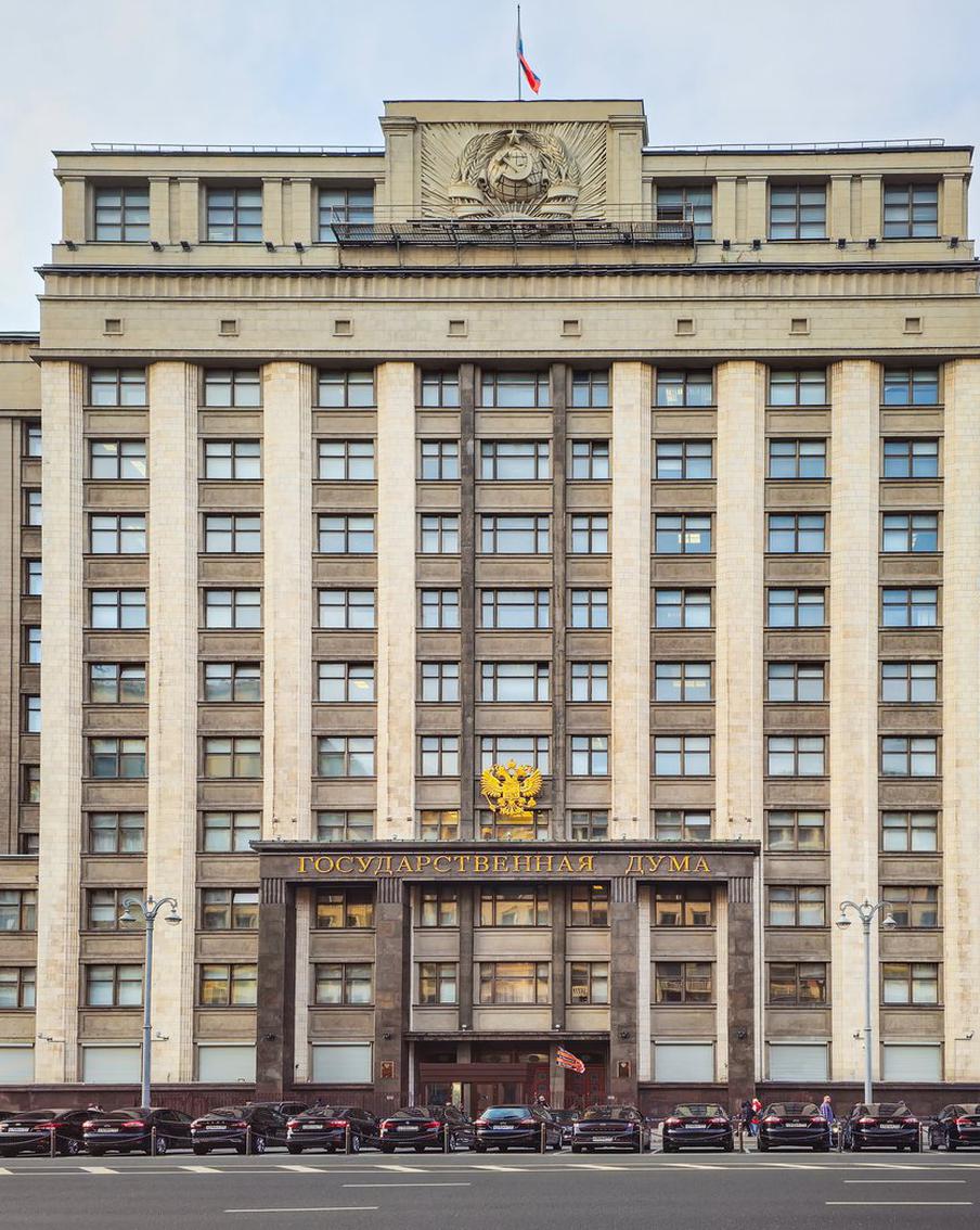 В России ответили на слова Карла III о подготовке к войне со страной. В Госдуме заявили о том, что, несмотря на угрозы эскалации со стороны Великобритании, Россия продолжит отстаивать свои интересы по всему миру