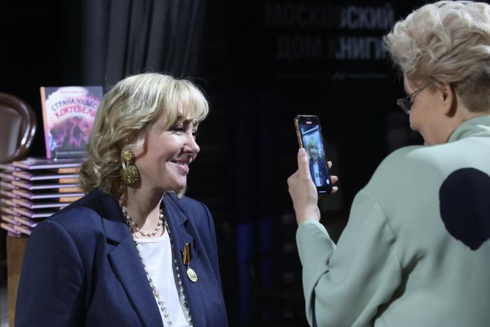 "Она сумасшедшая, ещё раз упадёт": Малышева проинформировала о состоянии переломанной Шараповой