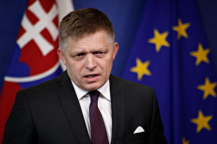 Премьер-министр Словакии Роберт Фицо сможет прилететь на парад Победы в Москве благодаря Чехии