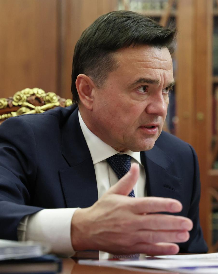 В Подмосковье из-за атаки украинских беспилотников погиб пенсионер. В течение прошлой ночи над территорией Московской области были сбиты шесть дронов ВСУ. Несмотря на это, в результате налёта погиб 77-летний пенсионер