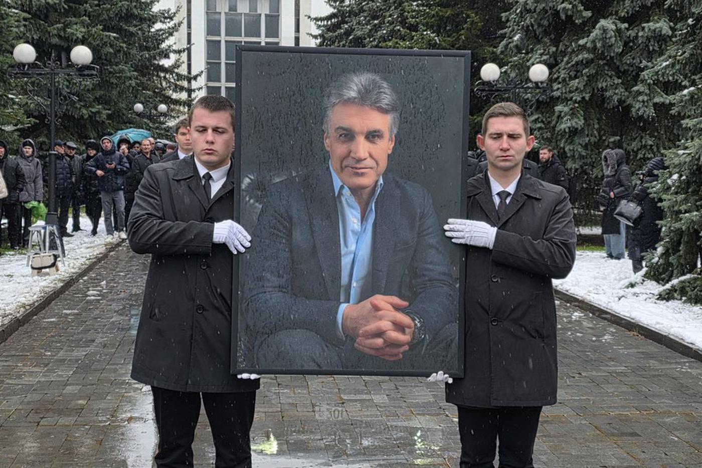 "Бесконечные слёзы": дочь описала происходящее в семье после ухода Алексея Пиманова