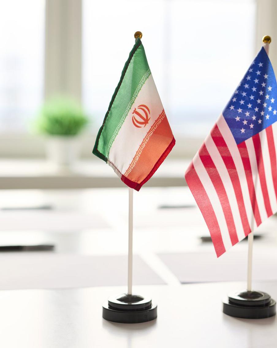 Tasnim: Иран направил США ответ на предложение по урегулированию конфликта. Иран передал Соединённым Штатам Америки ответ из четырнадцати пунктов на предложение по урегулированию конфликта. В этом ответе иранская сторона требует разрешить все спорные вопросы в течение тридцати дней