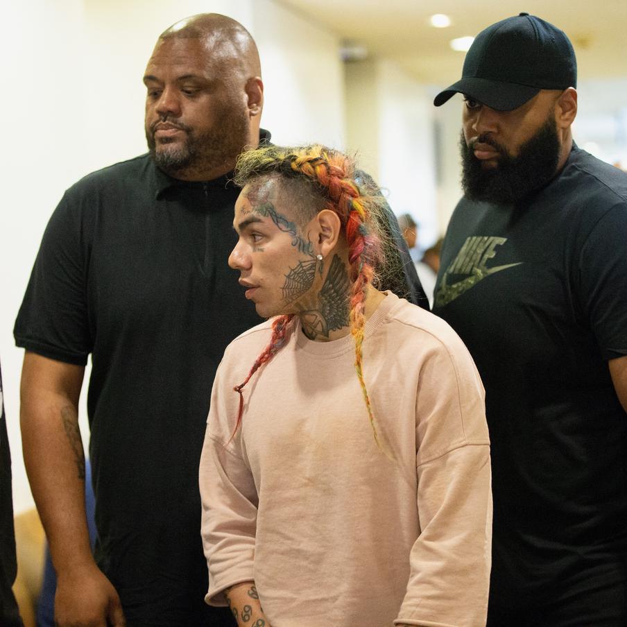 Рэпер Tekashi69 во время первого ареста.