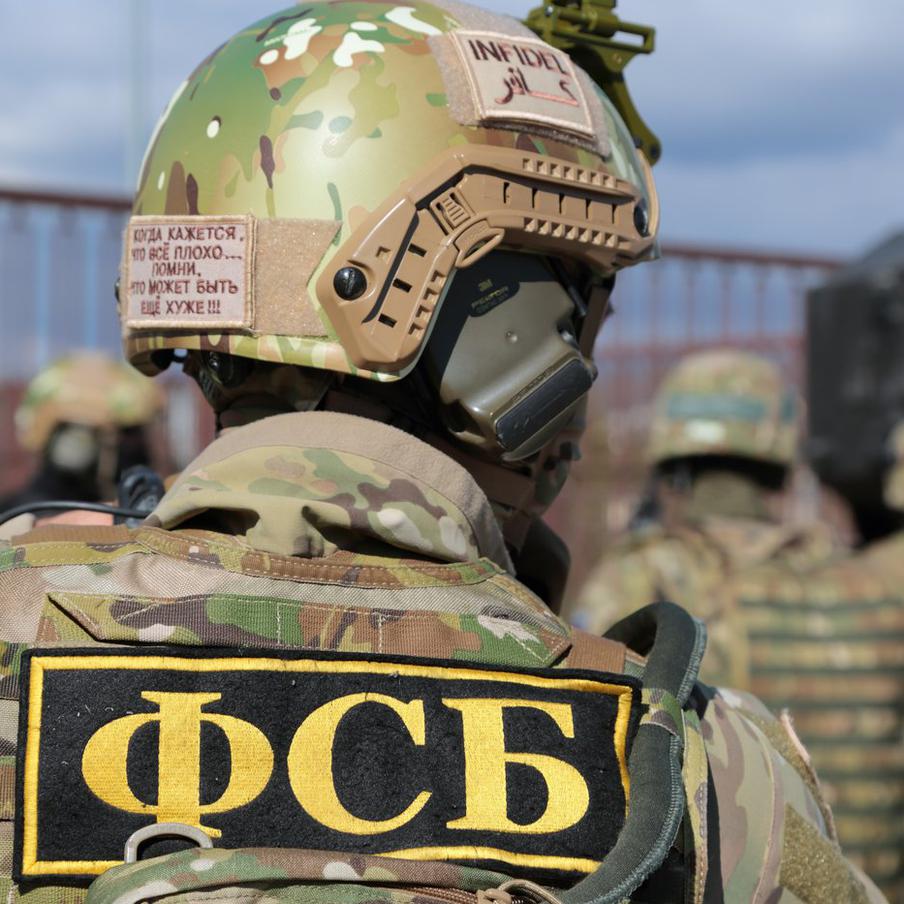 ФСБ раскрыла в Анапе ячейку террористов, вербовавшую боевиков в Сирию. Сотрудники ФСБ в Анапе предотвратили деятельность законспирированной ячейки международной террористической организации, члены которой занимались вербовкой граждан для отправки в Сирию. Об этом 5 мая сообщила пресс-служба Управления ФСБ России по Краснодарскому краю