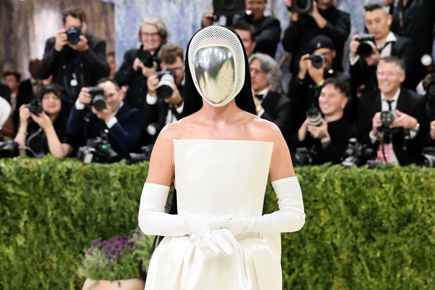 Met Gala-2026: звёзды показали наряды с манекенами и киноплёнкой