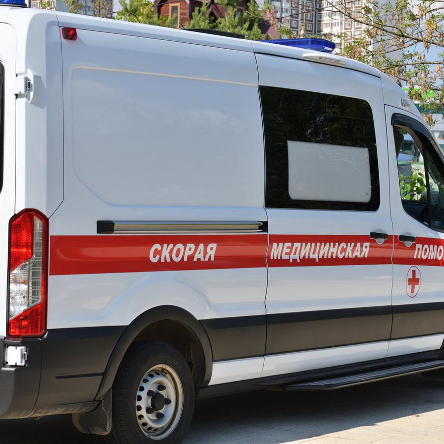 Число пострадавших при ударе БПЛА в Чебоксарах возросло до 35. По информации Министерства здравоохранения Чувашии, в результате атаки беспилотников в Чебоксарах пострадали тридцать семь человек, включая двух погибших. В настоящее время одиннадцать пострадавших находятся в стационаре, трое из них в тяжёлом состоянии