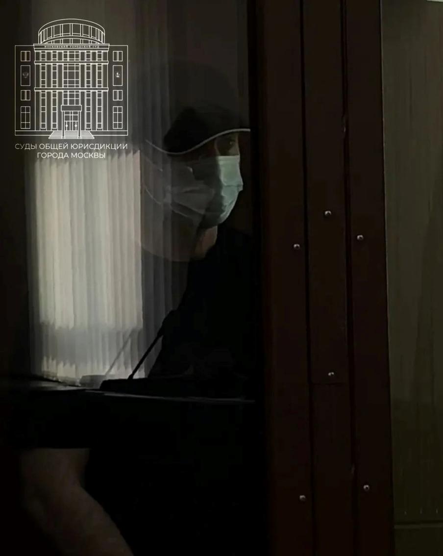 В Москве вынесли приговор киллеру из "банды спецназовцев". Помимо лишения свободы суд частично удовлетворил требования потерпевших о возмещении ущерба – с осуждённого взыскано 48 млн рублей