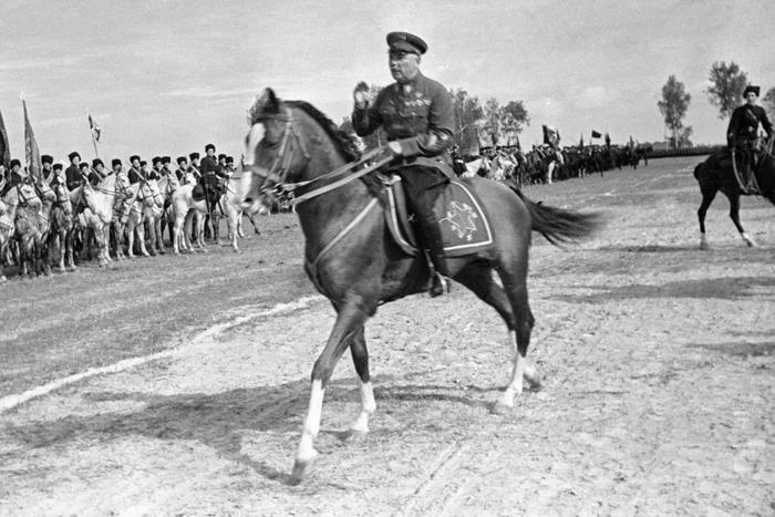 Глазами ребёнка: каким был любимец красноармейцев Климент Ворошилов