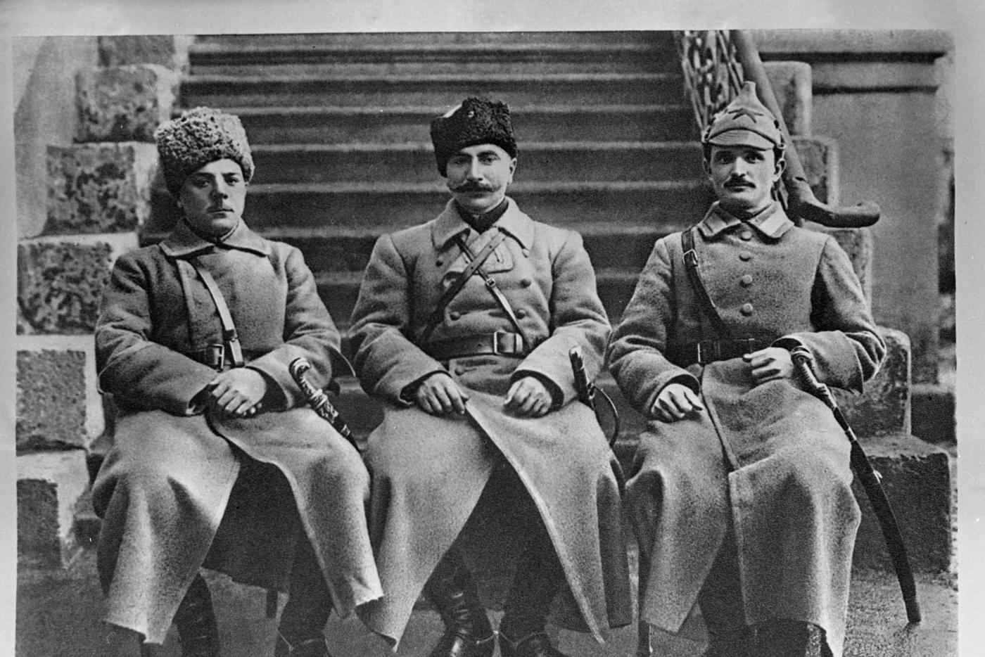 Революционный военный совет I Конной армии. Слева направо: Климент Ефремович Ворошилов, Семён Михайлович Будённый, Ефим Афанасьевич Щаденко. 1920 год.
