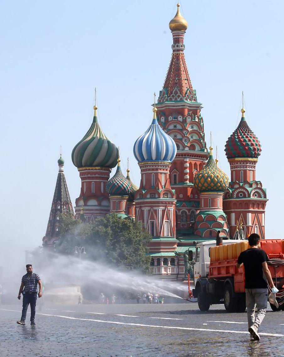 Москвичам рассказали о скором возвращении в столицу летней жары. Уже через неделю в Москву вернутся по-настоящему летние температуры. Прогнозируется, что воздух в столице на следующих выходных прогреется до 20 градусов тепла