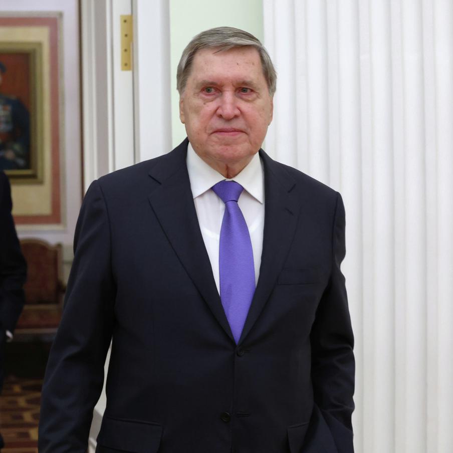Ушаков: договорённостей о новом раунде переговоров Москвы и Киева пока нет. Помощник президента Российской Федерации Юрий Ушаков в беседе с журналистами сообщил, что трёхсторонние переговоры по Украине были временно приостановлены и пока не удалось договориться о следующих раундах