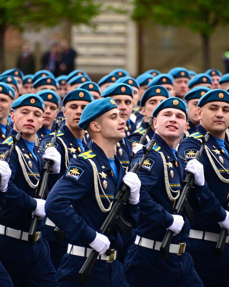Владимир Путин объяснил, почему на параде 9 мая отсутствовала военная техника. Российские власти назвали причину отсутствия на Красной площади военной техники в ходе парада Победы