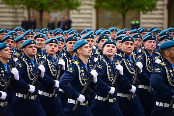 Власти объяснили, почему на параде Победы в Москве не было военной техники