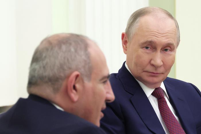 В России прокомментировали желание властей Армении стать частью Европейского союза