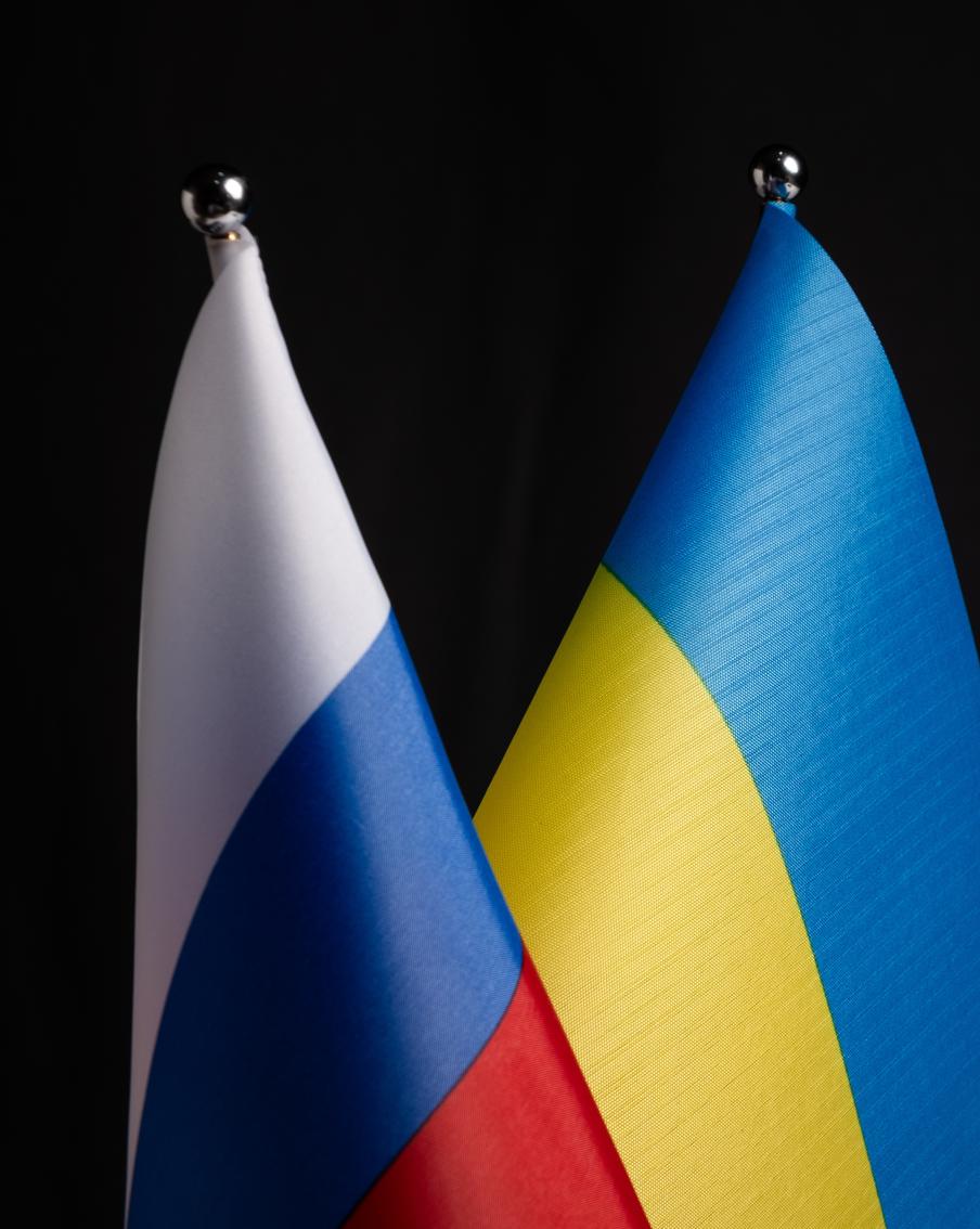 Владимир Путин позвал Зеленского в Москву на переговоры о мире на Украине. Президент России заявил, что украинскому лидеру для обсуждения мира между двумя государствами необходимо приехать в Москву