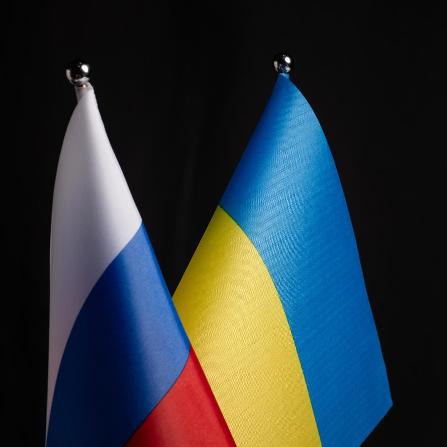 Владимир Путин позвал Зеленского в Москву на переговоры о мире на Украине. Президент России заявил, что украинскому лидеру для обсуждения мира между двумя государствами необходимо приехать в Москву