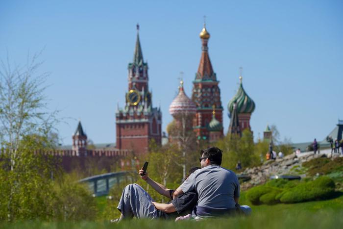Москвичам рассказали, когда в столицу вернётся по-настоящему летняя жара