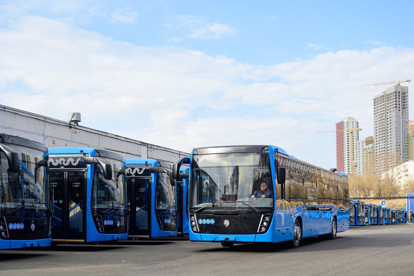 Более 13 тысяч поездок совершается на новых автобусах НефАЗ-5299 в среднем по будням