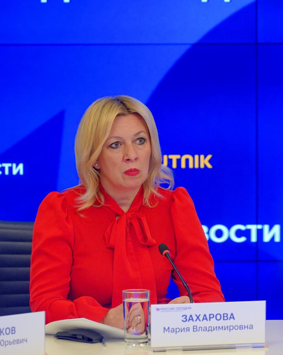 Захарова посоветовала Британии вызвать санитаров из-за новых санкций. Официальный представитель Министерства иностранных дел Российской Федерации Мария Захарова в интервью газете "Известия" прокомментировала включение Великобританией в санкционный список психиатрической больницы, расположенной в Крыму