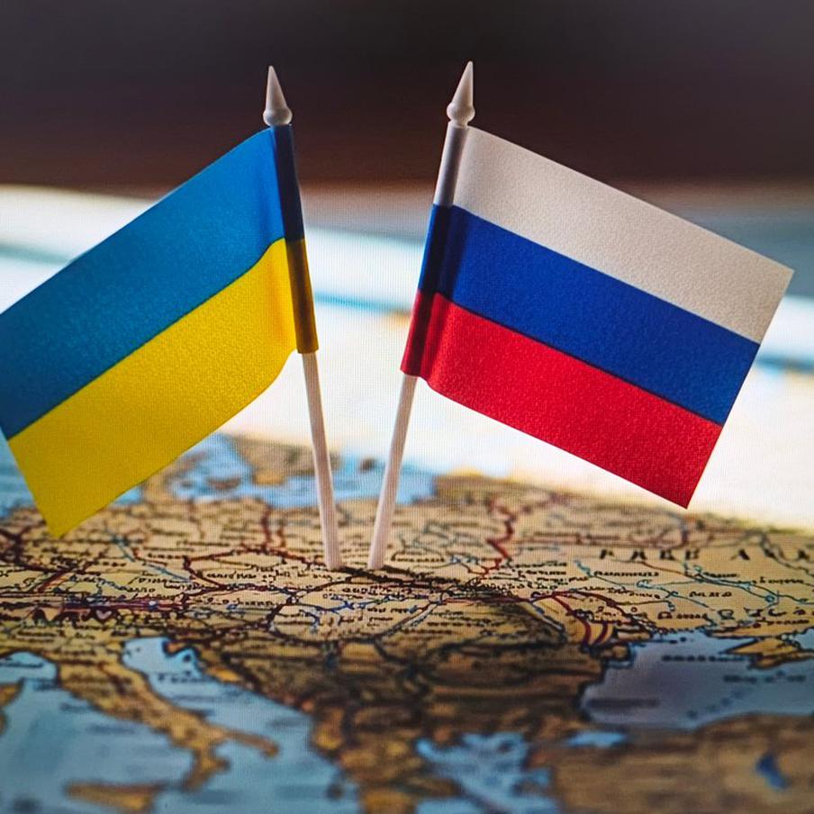 Politico: Украина предложила ЕС стать посредником в переговорах с Россией. Министр иностранных дел Украины Андрей Сибига в интервью изданию Politico заявил, что его страна надеется на поддержку Европы в возобновлении мирных переговоров с Российской Федерацией. В кулуарах встречи министров иностранных дел ЕС в Брюсселе Сибига отметил, что Европе, возможно, предстоит новая роль в процессе установления мира