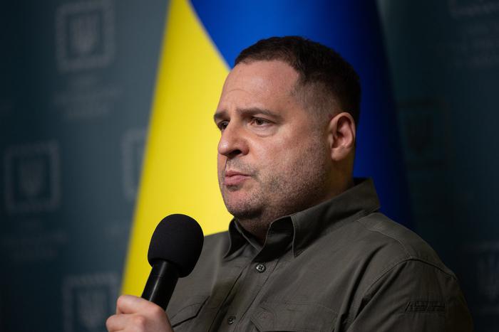 Эксперт рассказал, зачем на Украине вспомнили о коррупционном деле Ермака