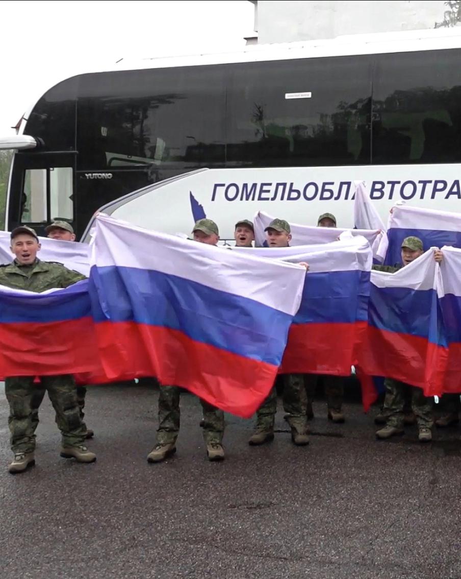Россия и Украина обменялись военнопленными по формуле "205 на 205". Освобождённые российские военные сейчас находятся в Белоруссии. Им оказана медпомощь и психологическая поддержка