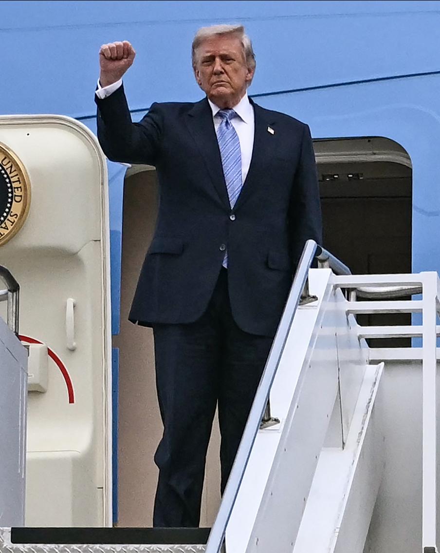 Дональд Трамп: война в Иране завершена на 70—75%. По словам главы Белого дома, американские силы намерены возвратиться в персидское государство и довести до конца начатую операцию