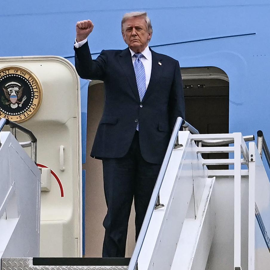 Дональд Трамп: война в Иране завершена на 70—75%. По словам главы Белого дома, американские силы намерены возвратиться в персидское государство и довести до конца начатую операцию