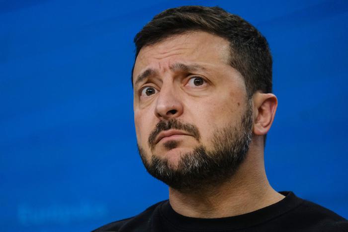Азаров: режим Зеленского продолжит разлагаться после ареста Ермака
