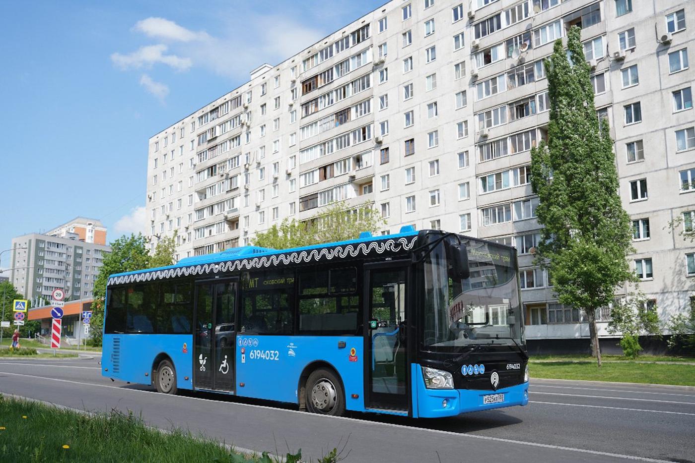 Новые автобусы коммерческих перевозчиков выйдут ещё на 17 маршрутов в Москве