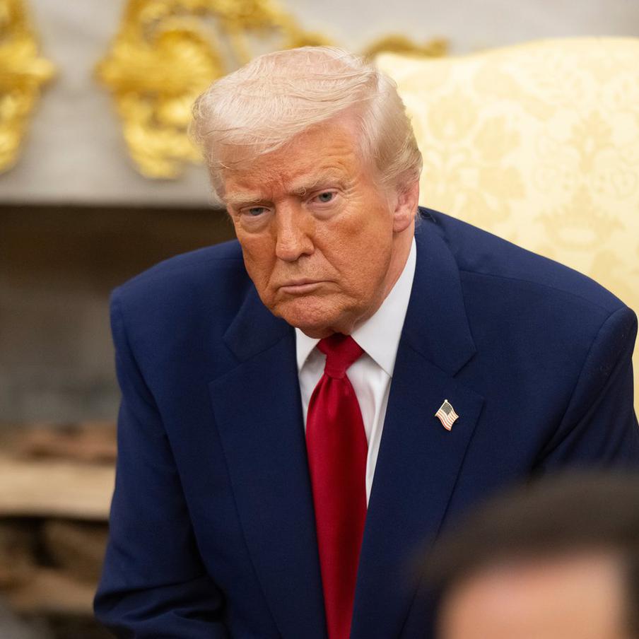 Трамп заявил о ликвидации "самого активного террориста в мире". Президент США Дональд Трамп сообщил в социальной сети Truth Social о ликвидации одного из лидеров ИГИЛ ("Исламское государство", признана террористической организацией и запрещена в России)