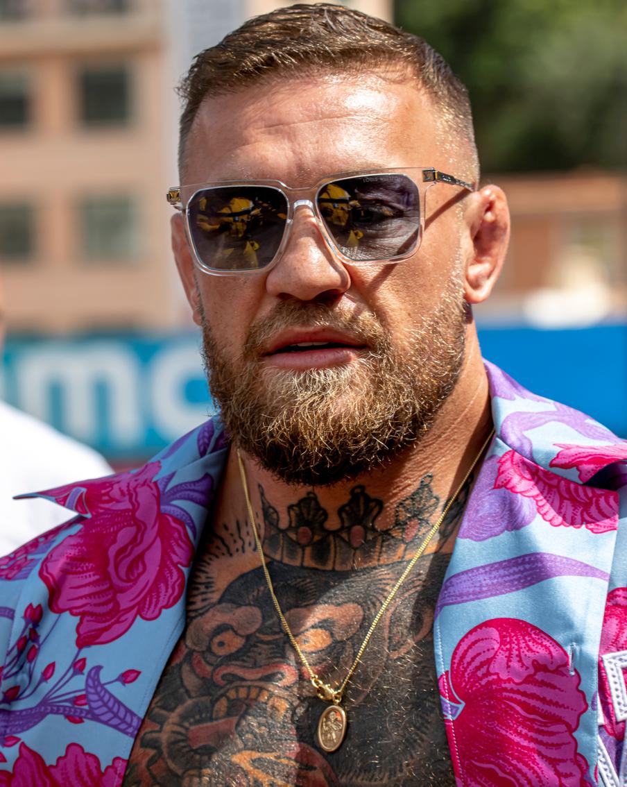 Ирландский боец Конор Макгрегор возобновит карьеру в UFC после перерыва. После пятилетнего перерыва решение о возобновлении карьеры в UFC принял боец смешанного стиля Конор Макгрегор. Его первый бой после паузы состоится в Лас-Вегасе в июле
