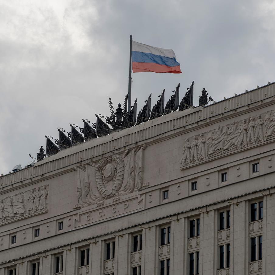 В Минобороны России заявили об уничтожении новейшей ракеты ВСУ прошедшей ночью. Российские военные сбили новейшие украинские вооружения — крылатую ракету большой дальности "Фламинго" и управляемую ракету большой дальности "Нептун-МД"