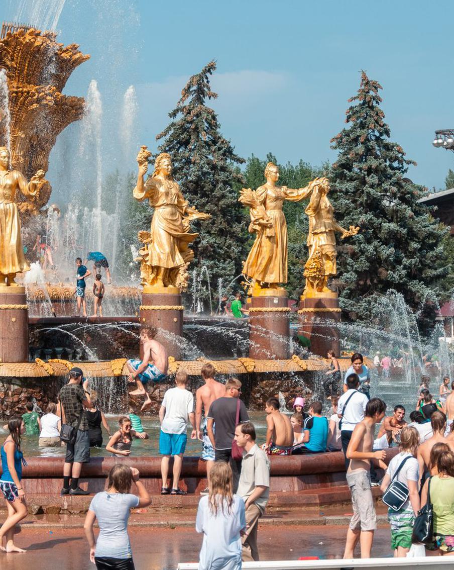 Позднякова: на этой неделе в Москве температура приблизится к +30 градусам. Ведущий специалист информационного агентства "Метеоновости" Татьяна Позднякова сообщила, что в Москве и Московской области почти до конца рабочей недели будет сохраняться жаркая погода