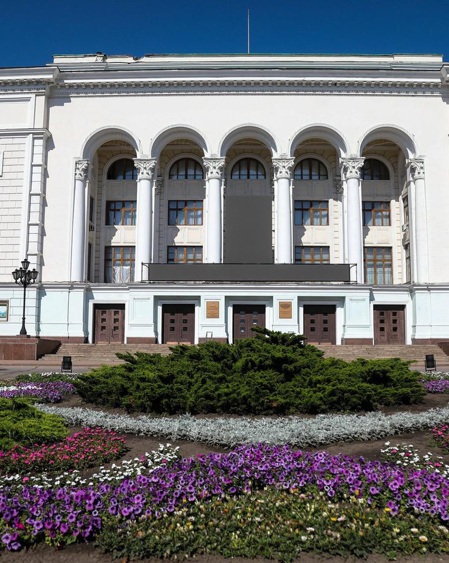 Собянин: Реализуем программу мощной поддержки Донецка и Луганска